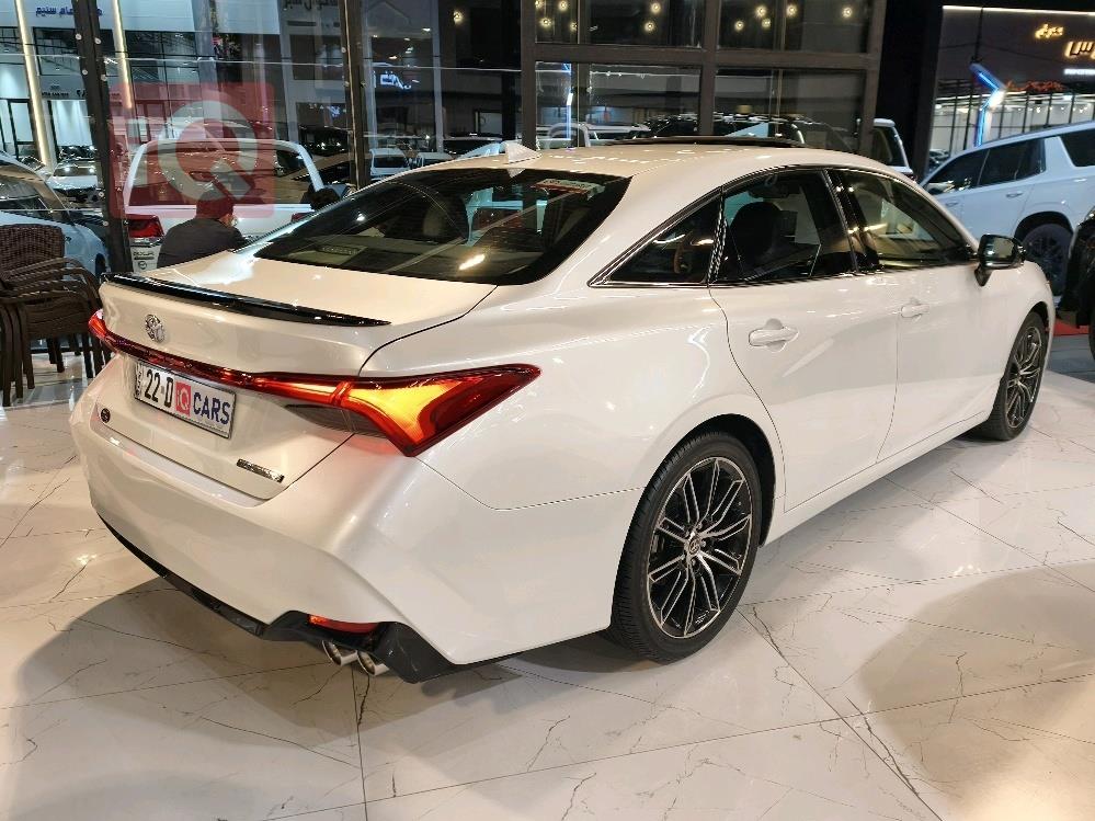 تويوتا أفالون